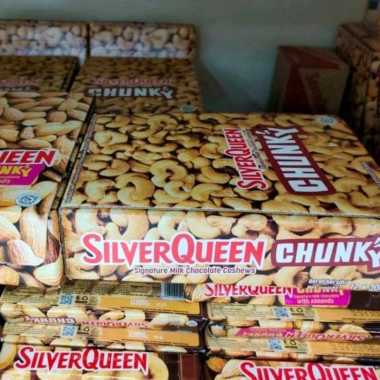 Silverqueen Chunky Bar Almond Cashew 30gr 1 box Cashew