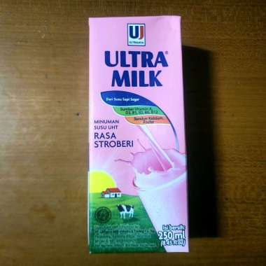 Susu UHT Ultra Milk 250ml Stroberi