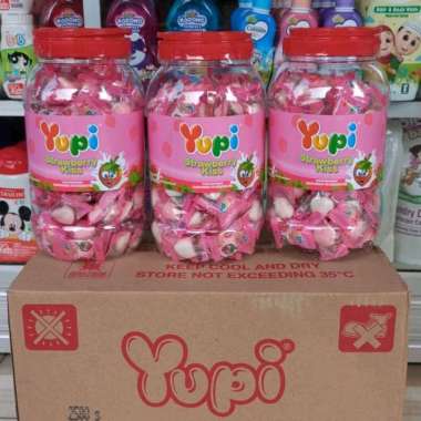 YUPI Stawberry Kiss Toples Permen YUPI Toples 300gr