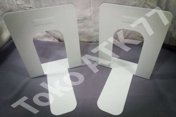 Sekat Pembatas Pemisah Tengah Besi Buku Berdiri Lion No 7 Warna Putih Sepasang READY STOK