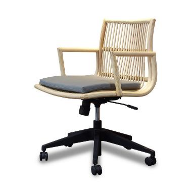 VIVERE Matala Swivel Chair - Nat/Black Ash (S)